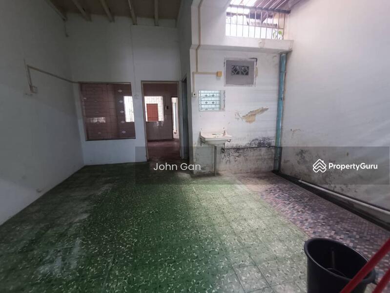 Untuk Dijual - 2 Storey Terrace House at Jalan Abdullah Ariff, Air Itam