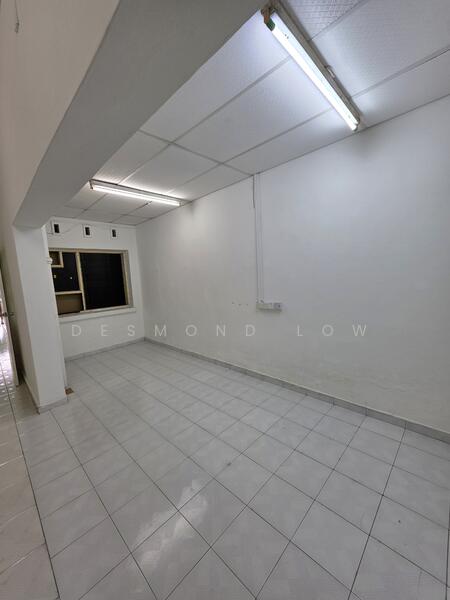 Untuk Disewa - 2 Storey Terrace Shophouse @Jones Road