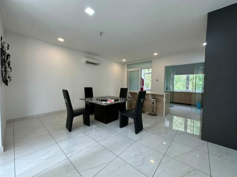 Kondominium untuk Dijual di Seri Puteri Hills Town Villa & Condominium - Andrew Yap - Dining Room - PropertyGuru.com.my