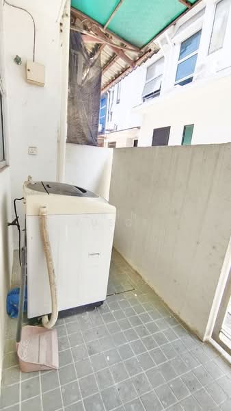 Bungalow for Rent in Klang (Selangor) - Erin Yusof - Balcony - PropertyGuru.com.my