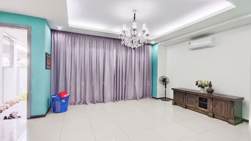 Bungalow for Rent in Klang (Selangor) - Erin Yusof - Living Room - PropertyGuru.com.my