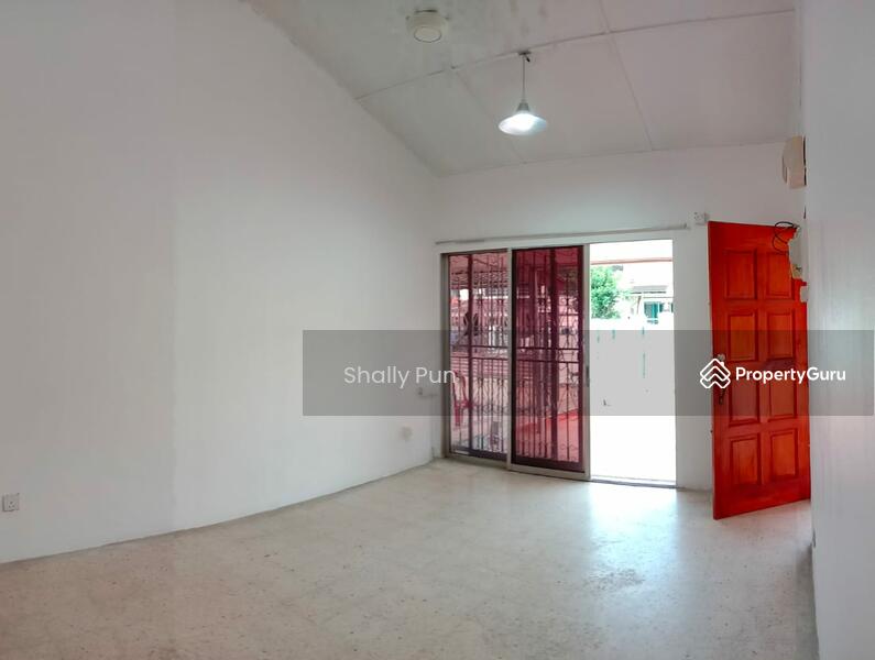 For Rent - 1 Storey House, Jalan Puteri Senggang, Sri Petaling, KL, ( Renovated )
