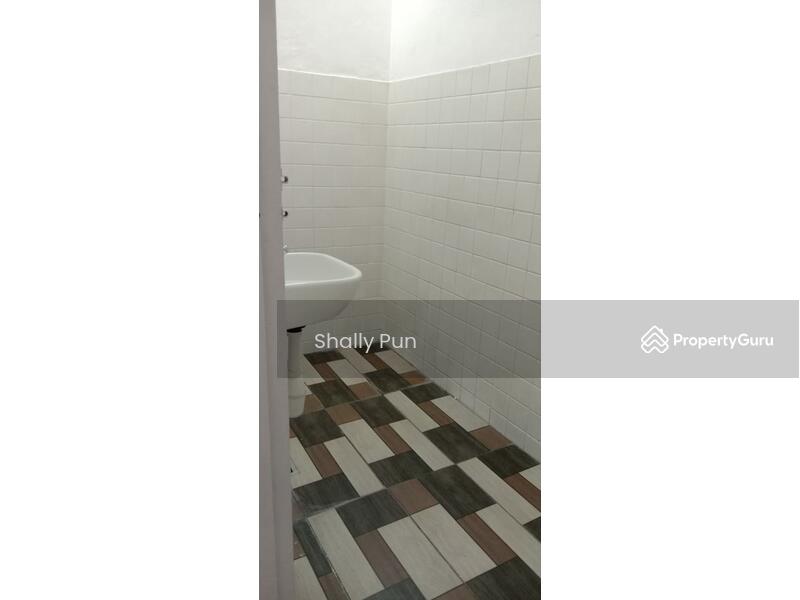 For Rent - 1 Storey House, Jalan Puteri Senggang, Sri Petaling, KL, ( Renovated )
