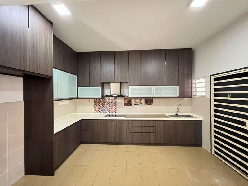 Rumah Teres 2 Tingkat untuk Dijual di Laman Glenmarie (Shah Alam) - Vincent Tan - Kitchen - PropertyGuru.com.my