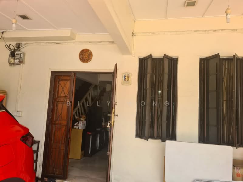1-storey Terraced House for Sale in Taman Paramount (Petaling Jaya) - Billy Wong - Entrance - PropertyGuru.com.my