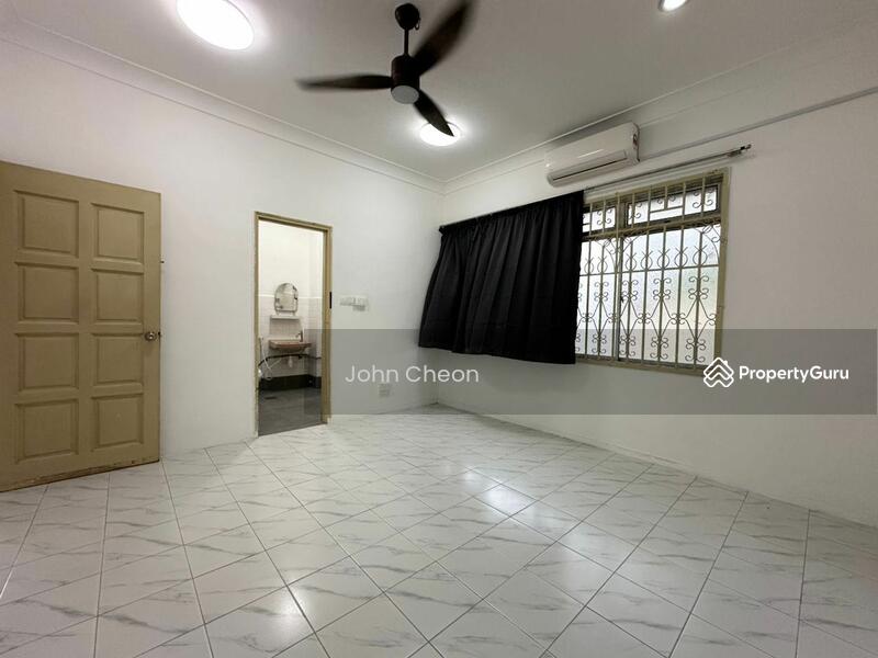 For Rent - Jalan Sri Pelangi @ Taman Pelangi 2 Storey Corner Lot For Rent