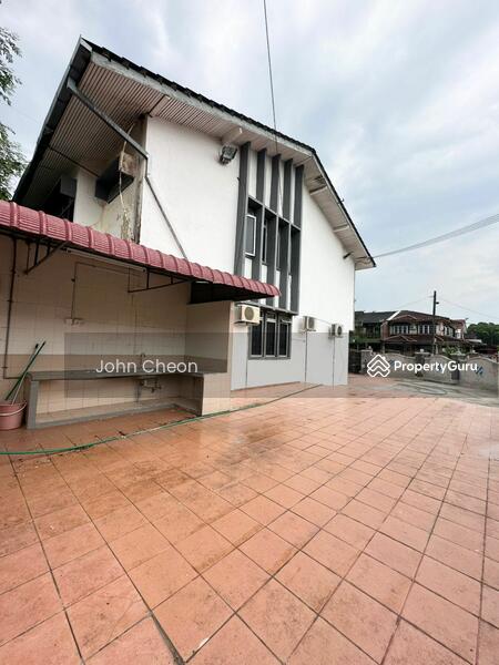 For Rent - Jalan Sri Pelangi @ Taman Pelangi 2 Storey Corner Lot For Rent