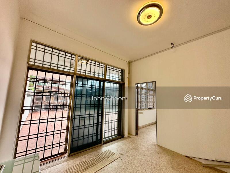 For Rent - Jalan Sri Pelangi @ Taman Pelangi 2 Storey Corner Lot For Rent