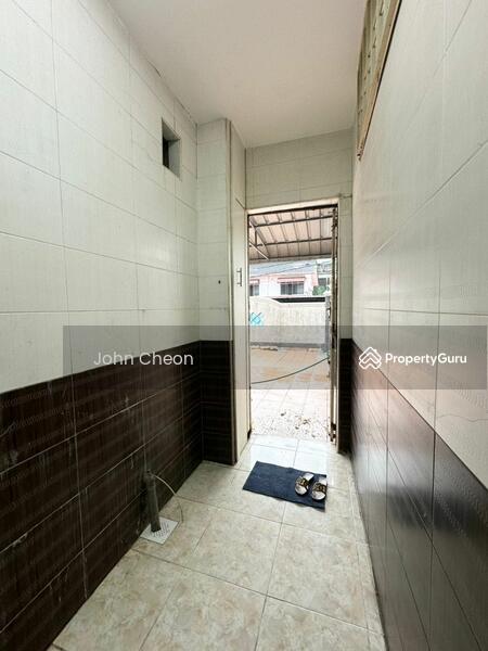 For Rent - Jalan Sri Pelangi @ Taman Pelangi 2 Storey Corner Lot For Rent