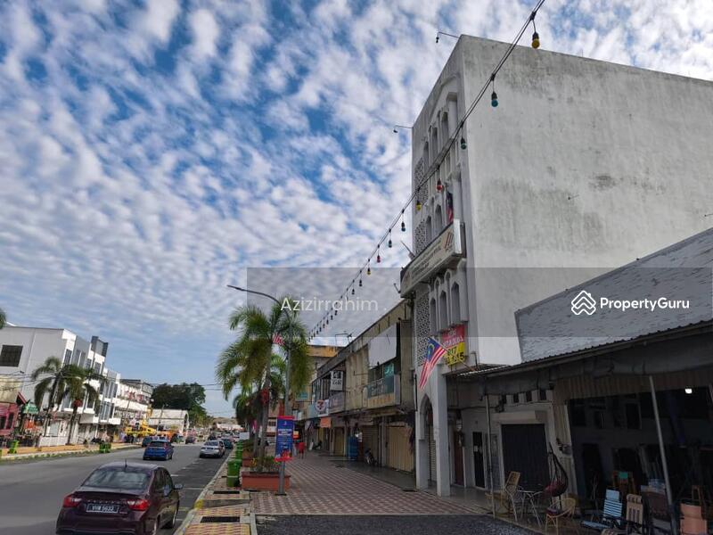 Untuk Dijual - Rumah Kedai 4 storey, Bandar Raub, Pahang