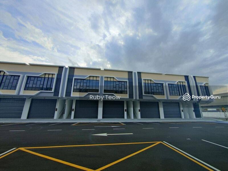 For Rent - Bandar Dato Onn – 3 Storey Shop Lot (Corner Lot) for Rent