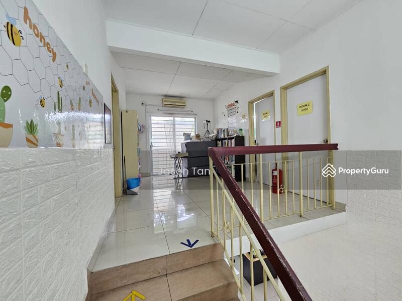 Untuk Dijual - [CORNER BIGLAND 6390SF LANDAREA GATEDGUARDED] Taman Puchong Utama 2 Storey Cornerlot