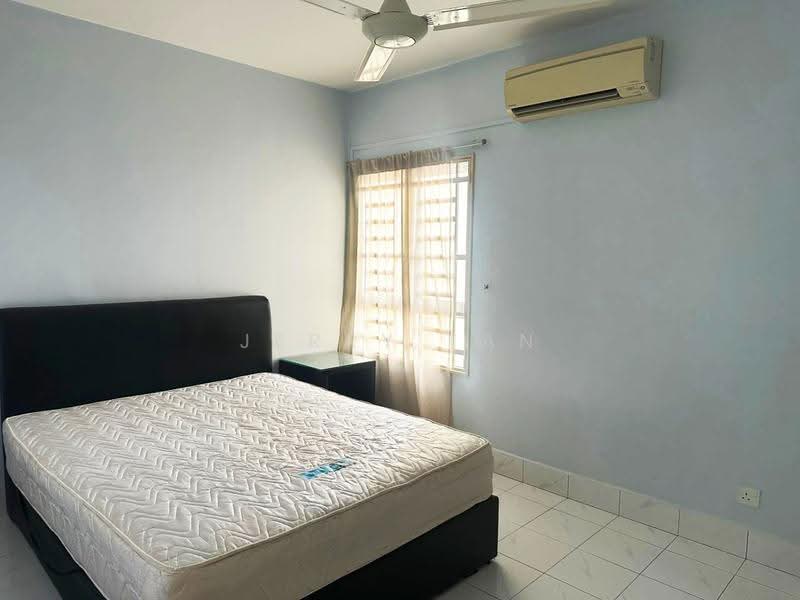 Kondominium untuk Disewa di Greenlane Park - Jerry Tan - Bedroom - PropertyGuru.com.my