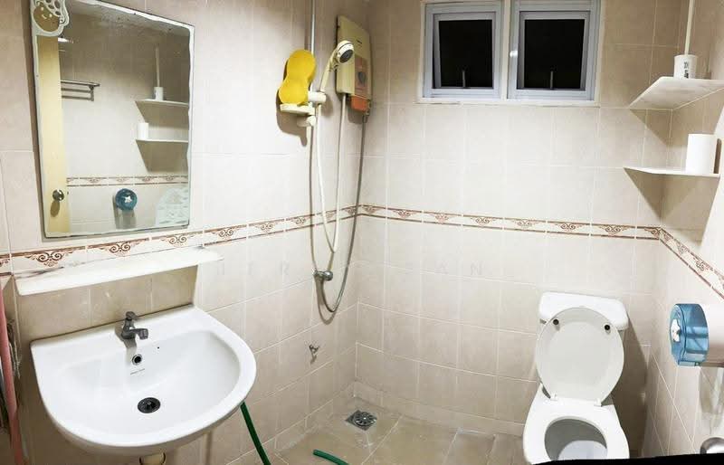 Kondominium untuk Disewa di Greenlane Park - Jerry Tan - Bathroom - PropertyGuru.com.my
