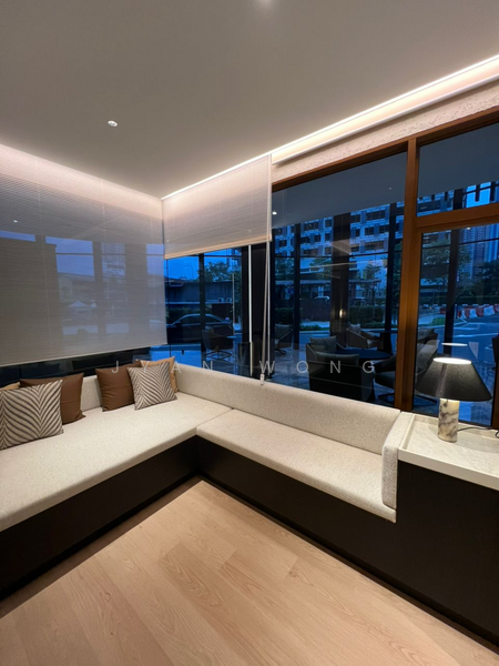 Untuk Dijual - Armani Hallson KLCC