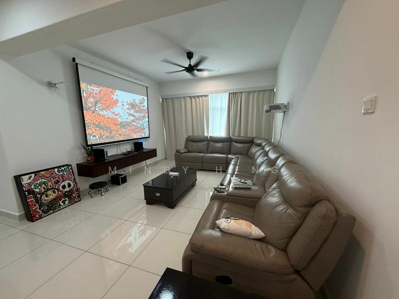 For Rent - Molek Pulai