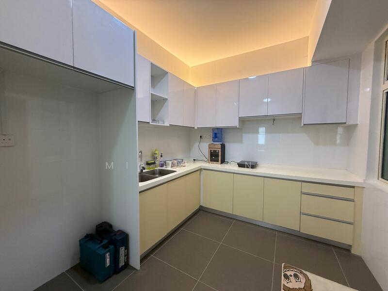 For Rent - Molek Pulai