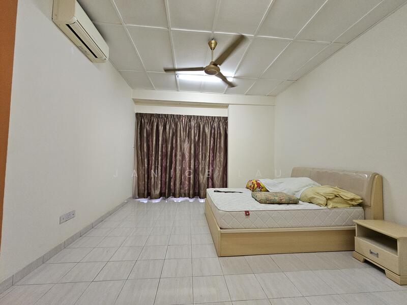 For Rent - Palm Walk