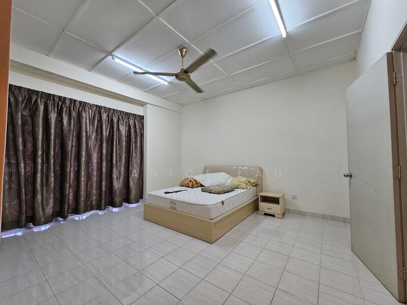 For Rent - Palm Walk