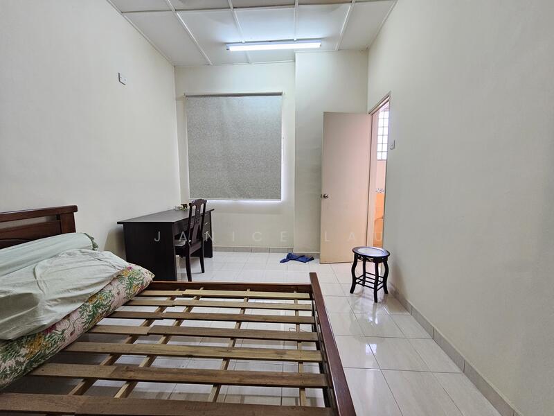 For Rent - Palm Walk