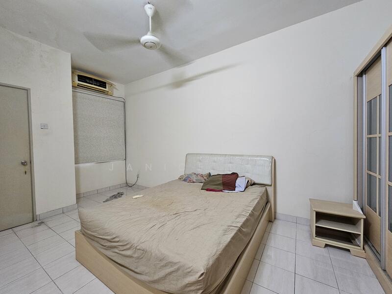 For Rent - Palm Walk
