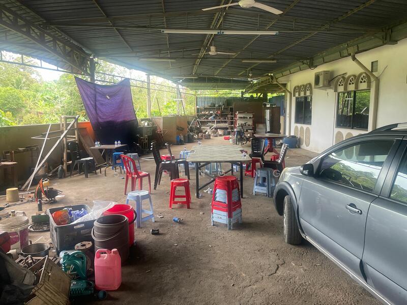 Untuk Dijual - Bungalow at Kampung Ayer Merbau