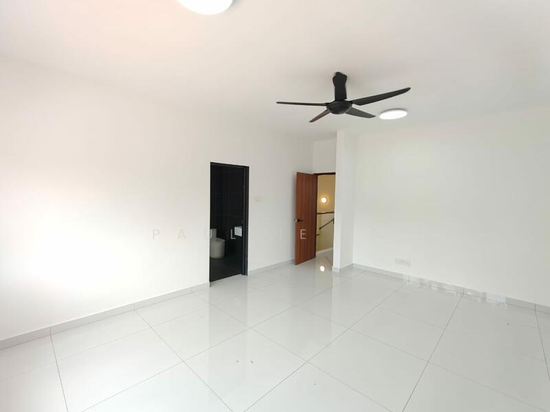 Untuk Dijual - Flat Taman Pelangi Indah