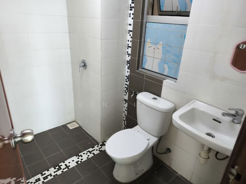 Kondominium untuk Disewa di Villa Park - Ron Liew - Bathroom - PropertyGuru.com.my