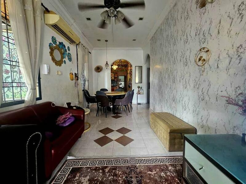 For Sale - Taman Bukit Indah, Single Storey Terraced House Endlot for Sale