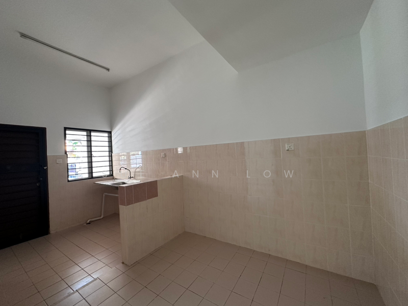 Untuk Disewa - 2-storey Terrace House at Denai Alam