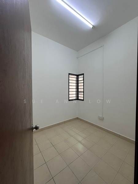 Untuk Disewa - 2-storey Terrace House at Denai Alam