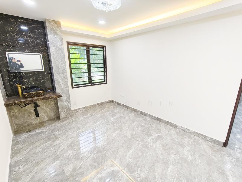 Rumah Teres 2 Tingkat untuk Dijual di Bukit Jelutong (Shah Alam) - Sa'a Nordin - PropertyGuru.com.my