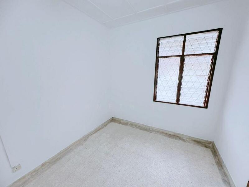 For Sale - Taman Molek
