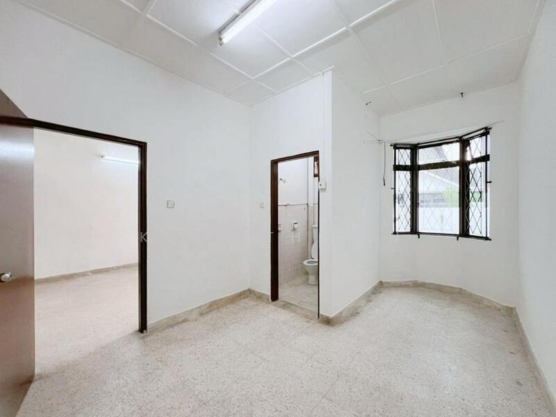 For Sale - Taman Molek