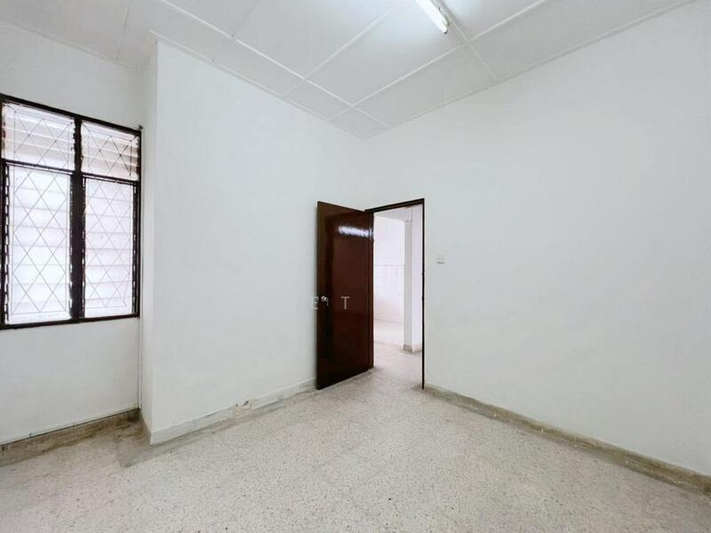 For Sale - Taman Molek
