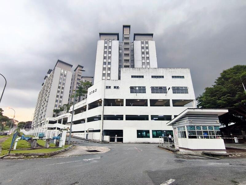 For Sale - Scott Towers @ Larkin JB