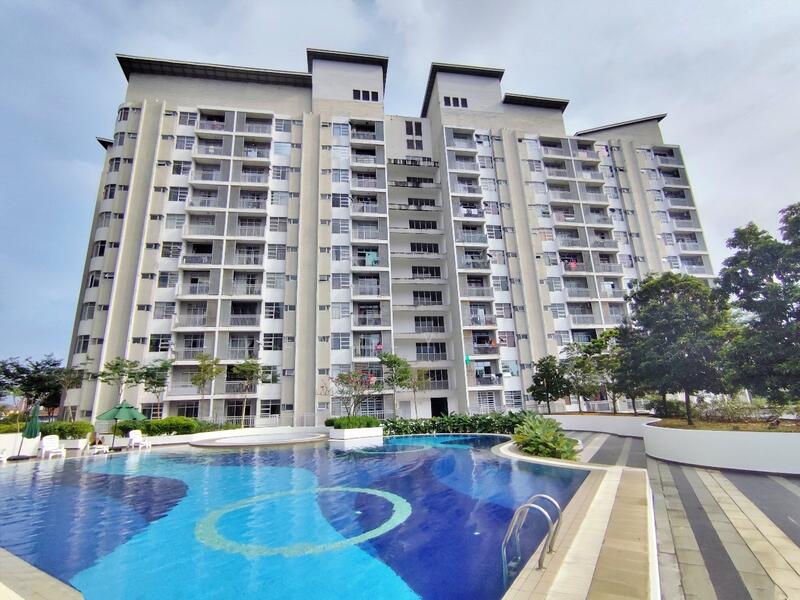 For Sale - Scott Towers @ Larkin JB