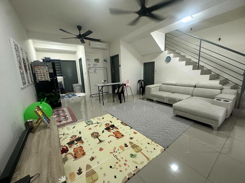 Untuk Disewa - Kita Mekar (Double Storey Terrace House)