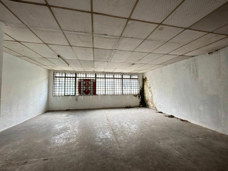 For Sale - Shop at Taman Molek