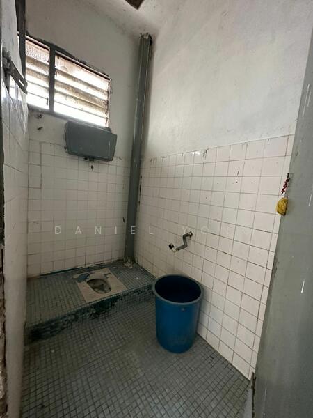 For Sale - Shop at Taman Molek