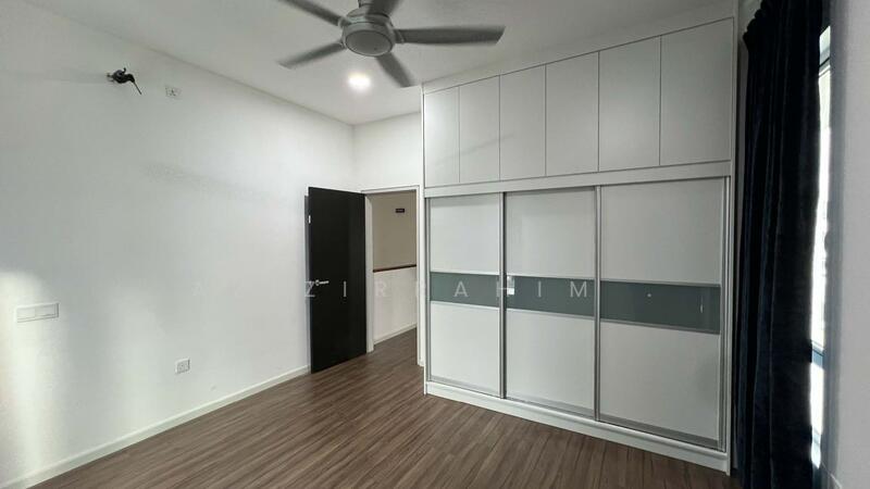 For Rent - End Lot 2 Storey Terrace Serenia Ariya