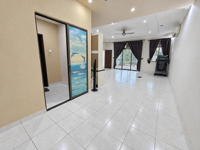 2-storey Terraced House for Sale in Taman Puteri Wangsa (Ulu Tiram) - Ken Chai - Living Room - PropertyGuru.com.my