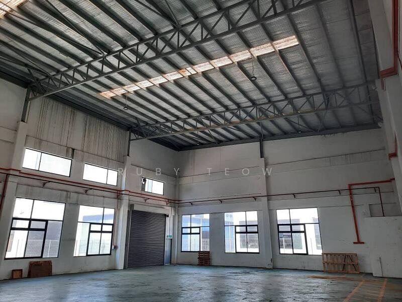 Untuk Disewa - Setia Business Park 1 Gelang Patah – Semi-Detached Factory for Rent