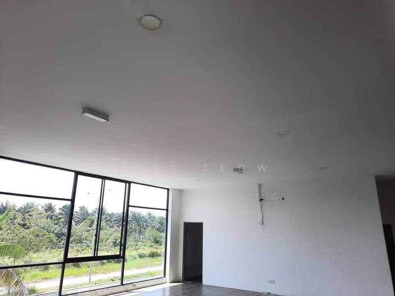 Untuk Disewa - Setia Business Park 1 Gelang Patah – Semi-Detached Factory for Rent