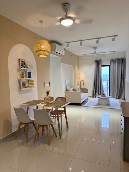 For Rent - M Luna