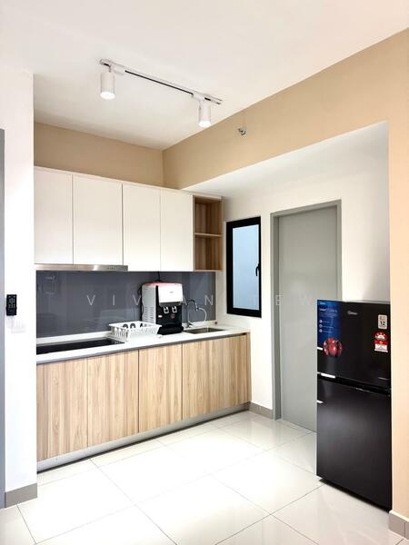 For Rent - M Luna