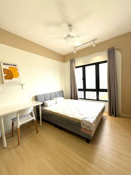 For Rent - M Luna