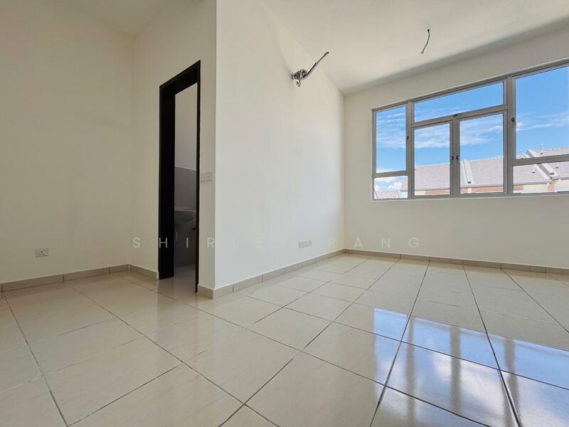 For Sale - The Grove Pine 2