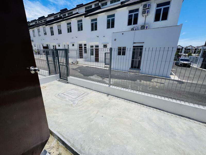 For Sale - The Grove Pine 2