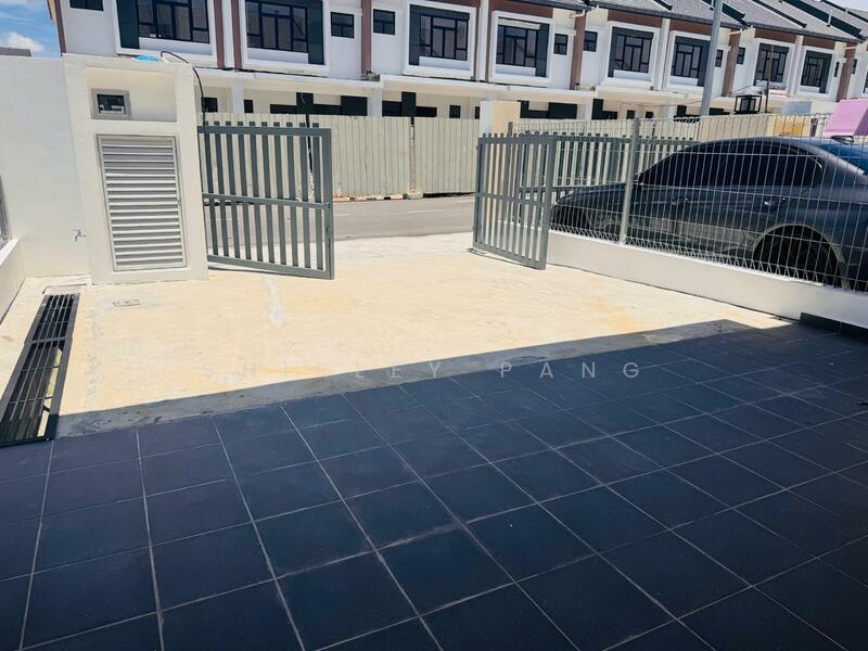 For Sale - The Grove Pine 2